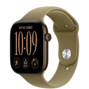 ブロンズのケースにカーキ色のスポーツバンドを付けたApple Watch Series 12の、Apple公式の製品画像